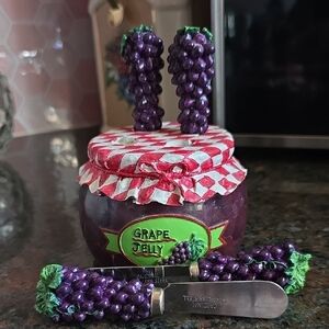 Grape Jelly Jar with Grape Design Spreaders